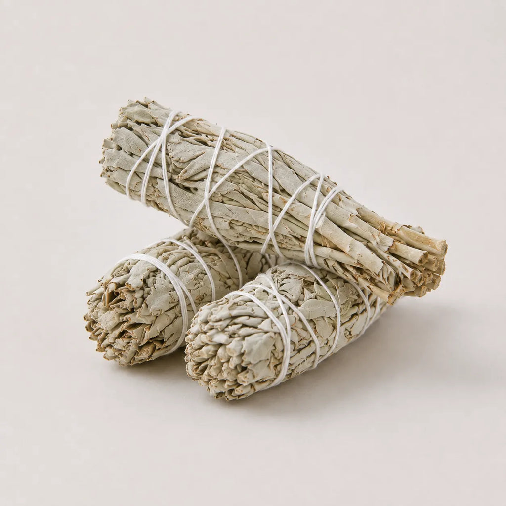 StillAura cedar aromatherapy stick for space cleaning and home fragrance, ready for a calming ritual.