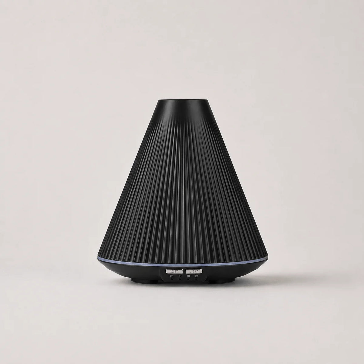 StillAura 160 ml aromatherapy humidifier diffusing a calming mist, perfect for home fragrance.
