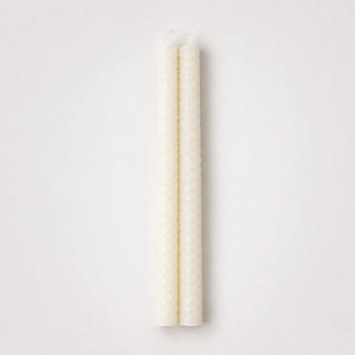 StillAura beeswax taper candle set, 25 cm, natural golden decorative candles for elegant living room decor.
