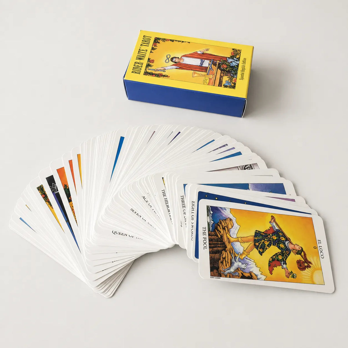 Moonveil Knight Tarot, Spanish bilingual blue 78 card divination deck with English translation.
