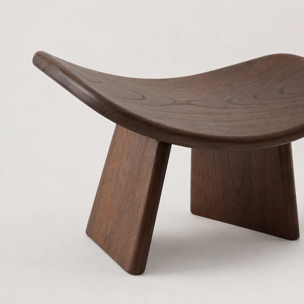 StillAura solid wood meditation bench, a Japanese style zen seating for mindfulness practice.
